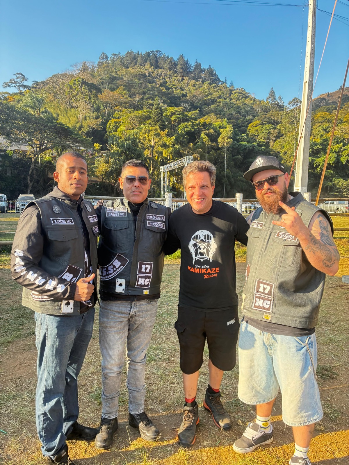 KAMICASE E BARÕES MC.