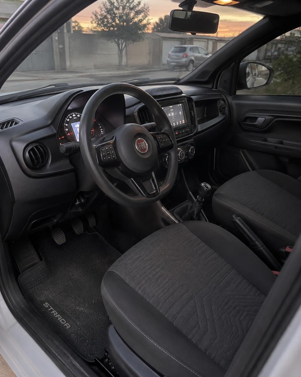 Fiat Strada Freedom 2020 cabine dupla