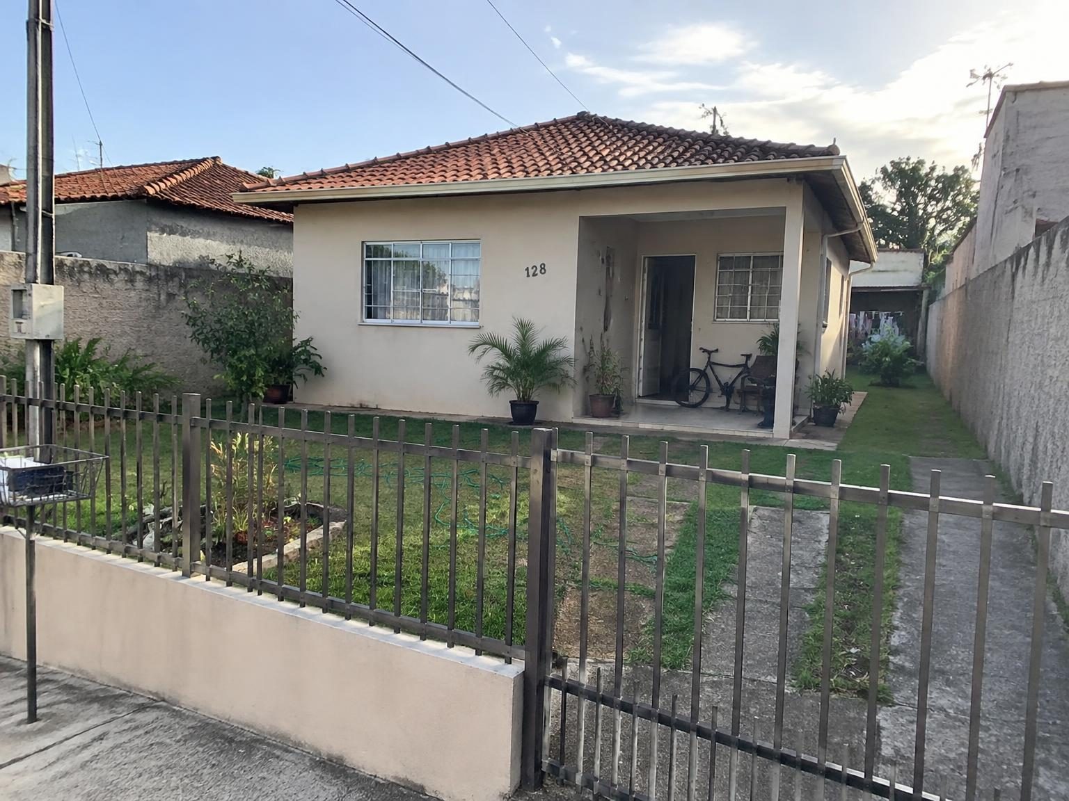 Casa térrea 3 quartos com quintal